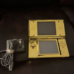 Extreme Rate Nintendo DS Lite - Chrome Gold With Charger