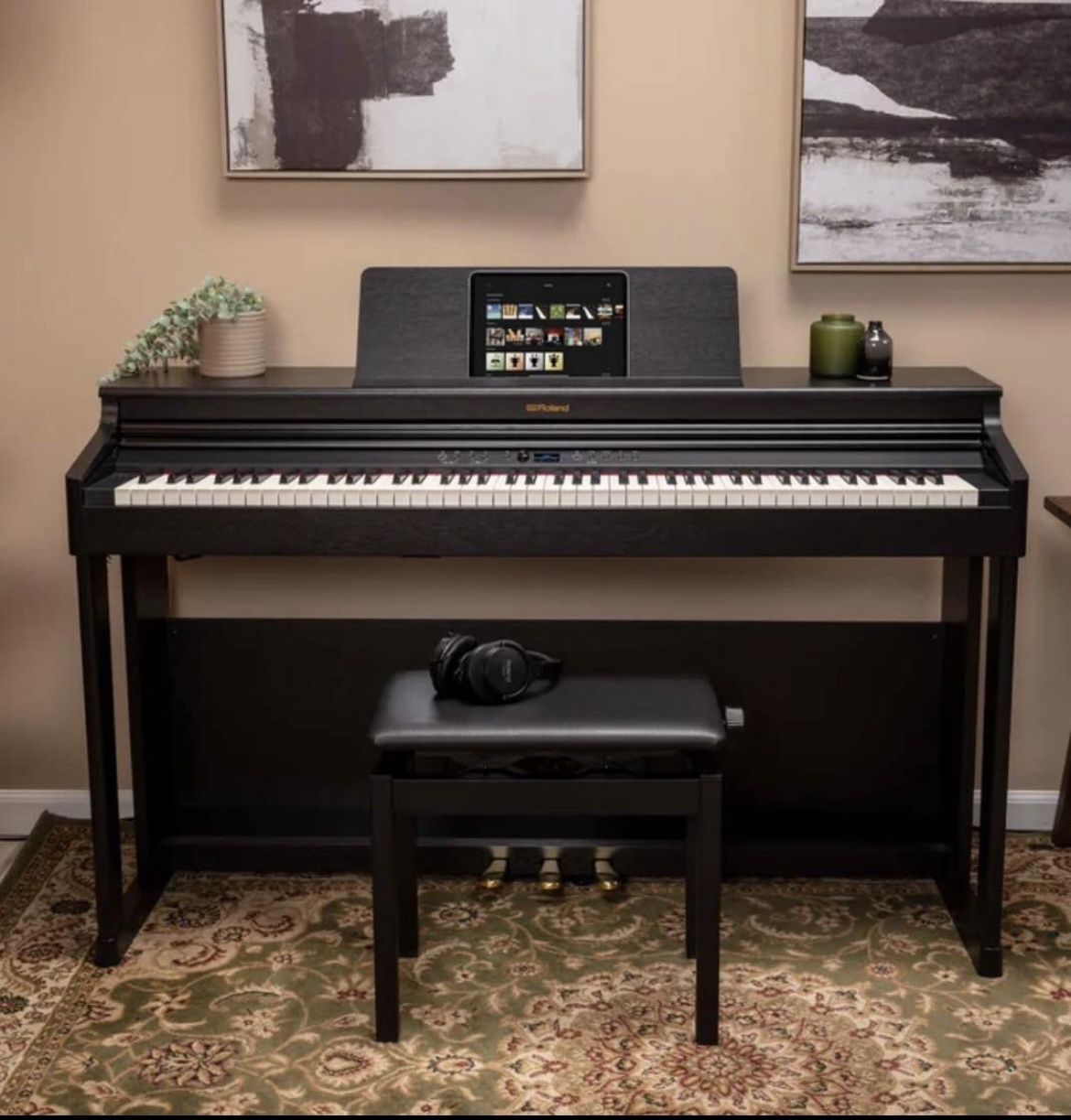 Roland RP750 Digital Piano Bundle