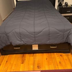 Bedroom Queen Size set