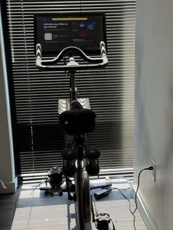 Original Peloton Bike with Accessories