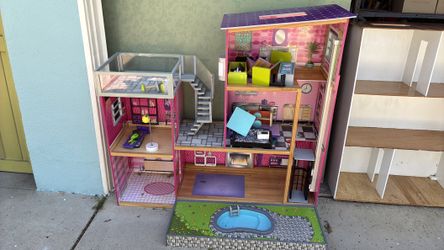 Doll House