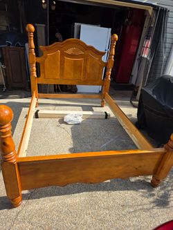 Vaughan Furniture Queen Size Bed Frame and 7 Drawer Dresser & 1 Night Stand