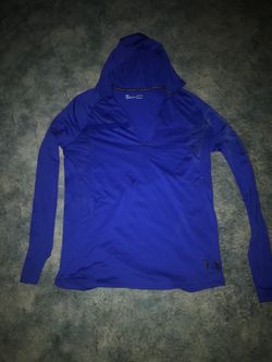 Under armor hoodie see your pics only $10 firm