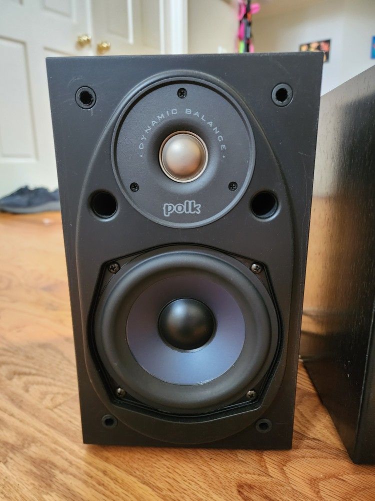 Polk Bookshelf Speakers And Pioneer Receiver