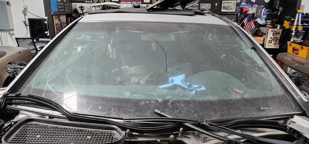 Mercedes CL500 Windshield