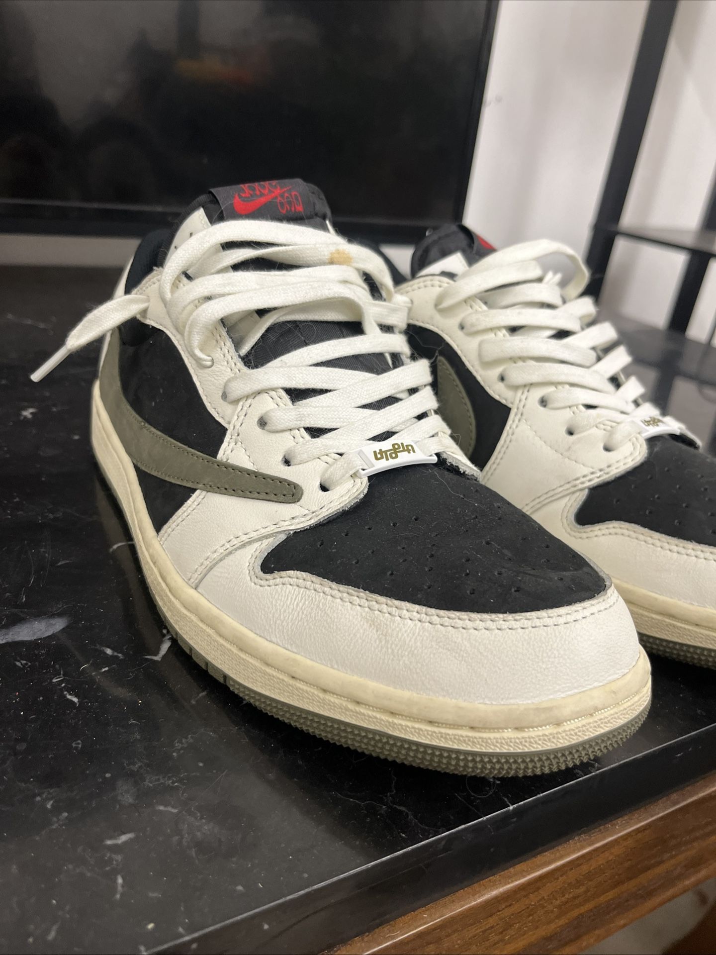 Travis Scott Jordan 1 Olive Green Utopia friends & Family