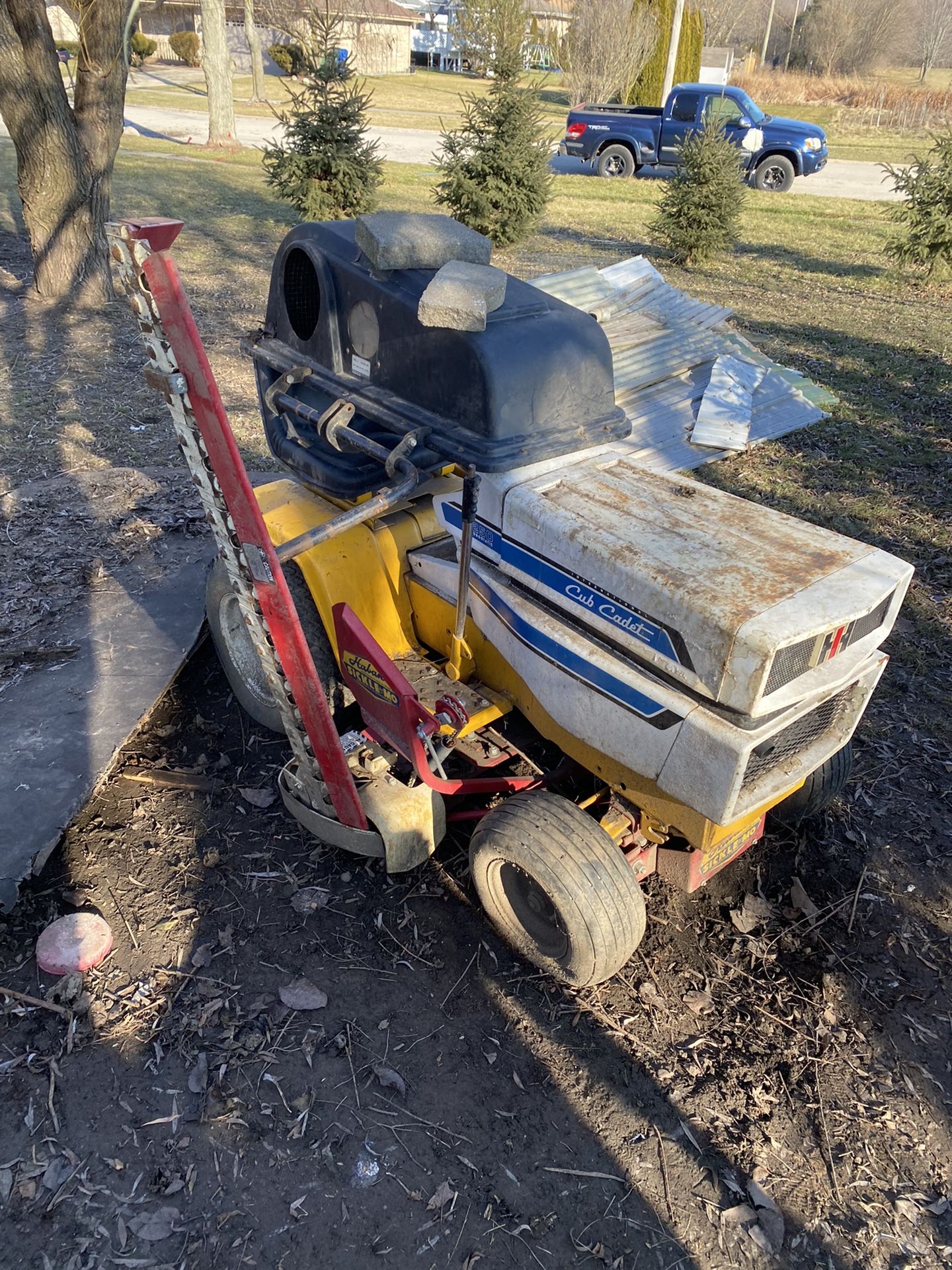 Gas Riding Lawn Mower for Sale in Homer Glen, IL OfferUp