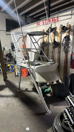 Boat second station with ttop