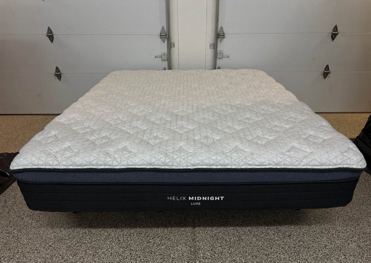 Helix Luxe Midnight California King Mattress