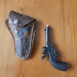 1930 super rare cast iron big chief captain with original solveran of Atlantic City sheath