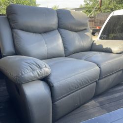 Leather Recliners 