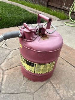 Justrite  AccuFlow 5 Gallon Gasoline Fuel Safety Can Red Steel Gas Flammables  Go beyond protection and compliance with the added convenience o