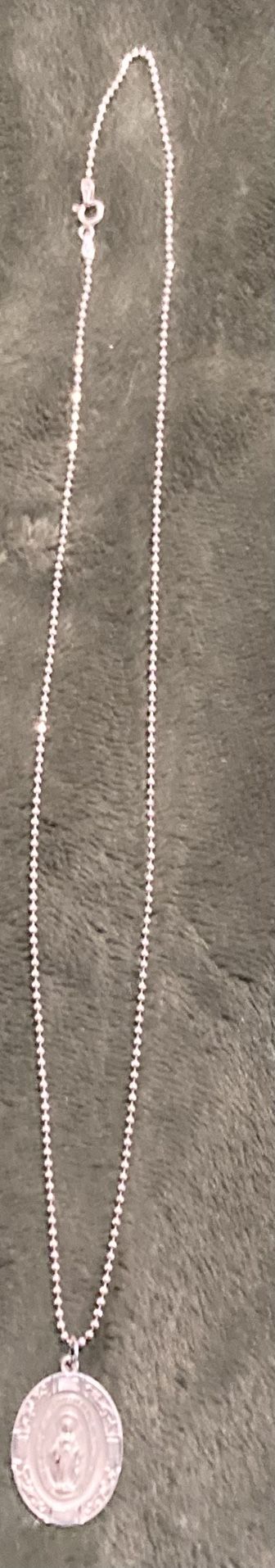 22 in.² silver chain with Vintage sterling silver miraculous metal