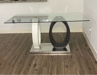 Glass Dining Table White/Gray – Excellent Condition