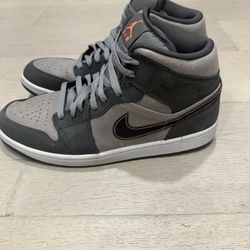 Jordan 1 Mid SE Night Stadium Size 10.5