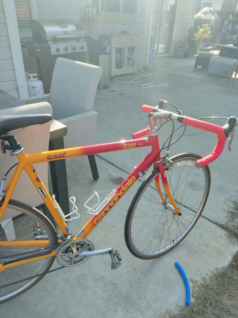Cannondale Road Bike R300