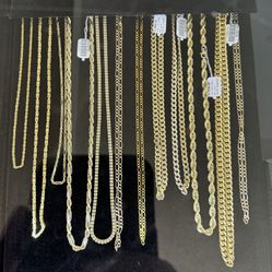 Gold Chains of Varying Sizes and Prices (Read Description)