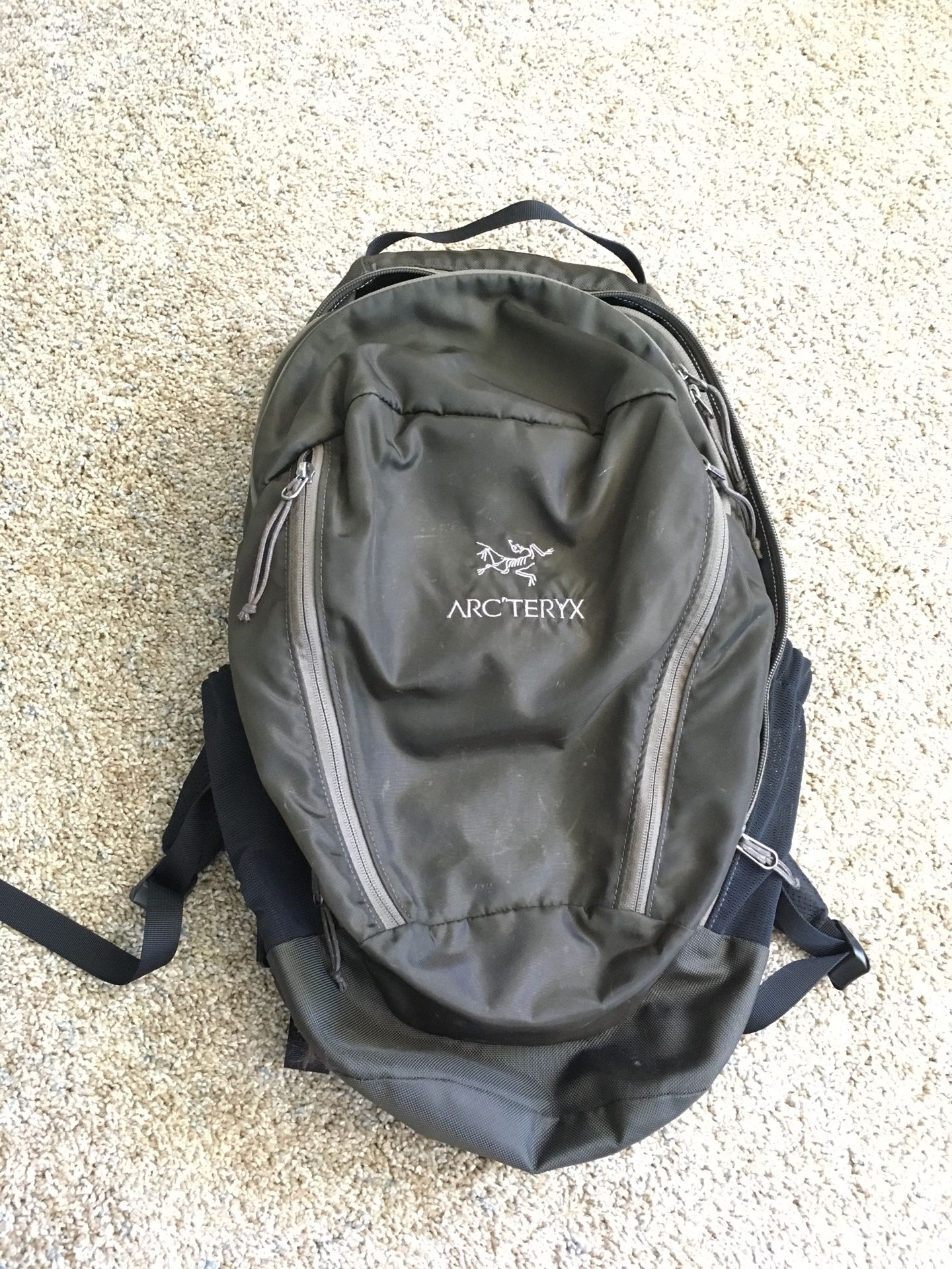 ARCTERYX Backpack (color is olive)