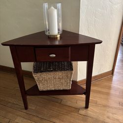 Small Corner table 