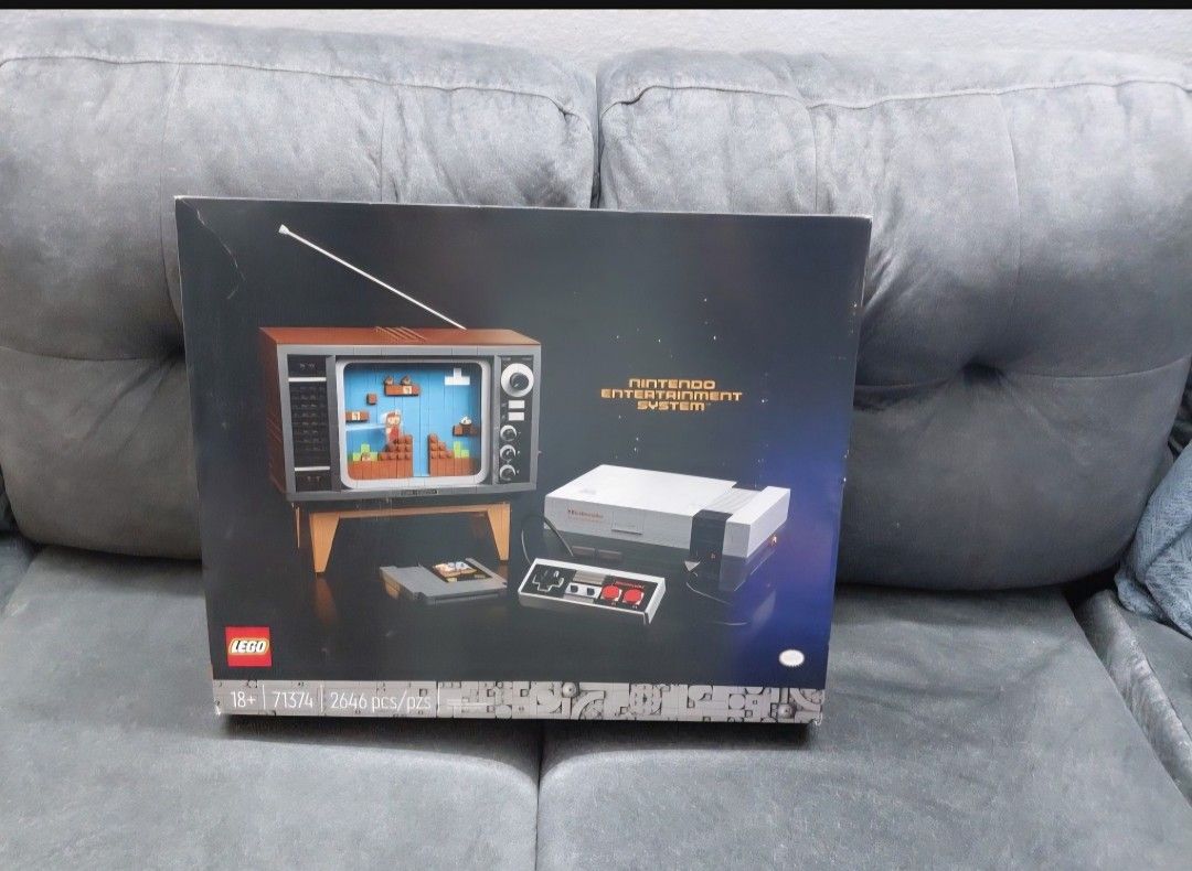 Lego NES Nintendo NEW SEALED 71374