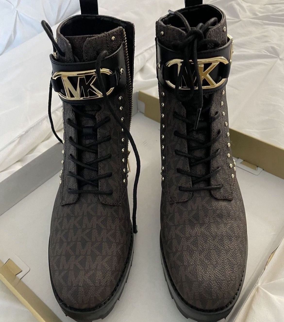Micheal KORS Boots Size 8