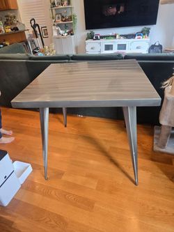 Square dining table