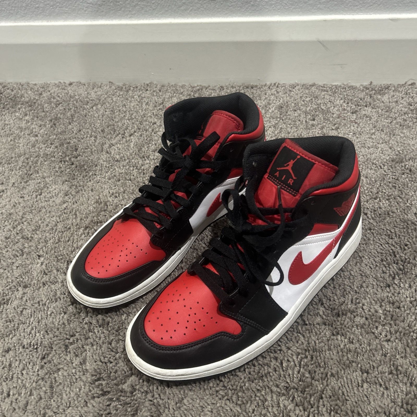 Jordan 1 Size 10 Bred toe