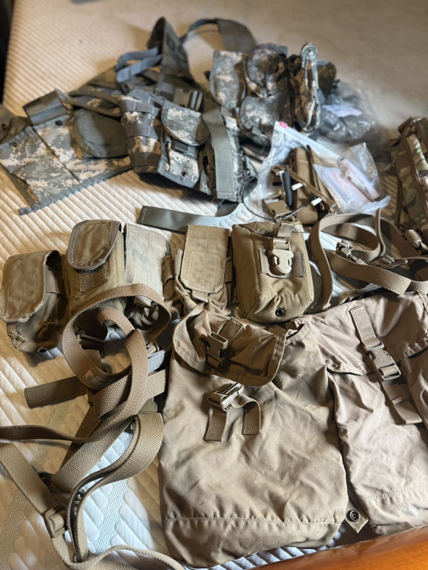 Military Pouches 