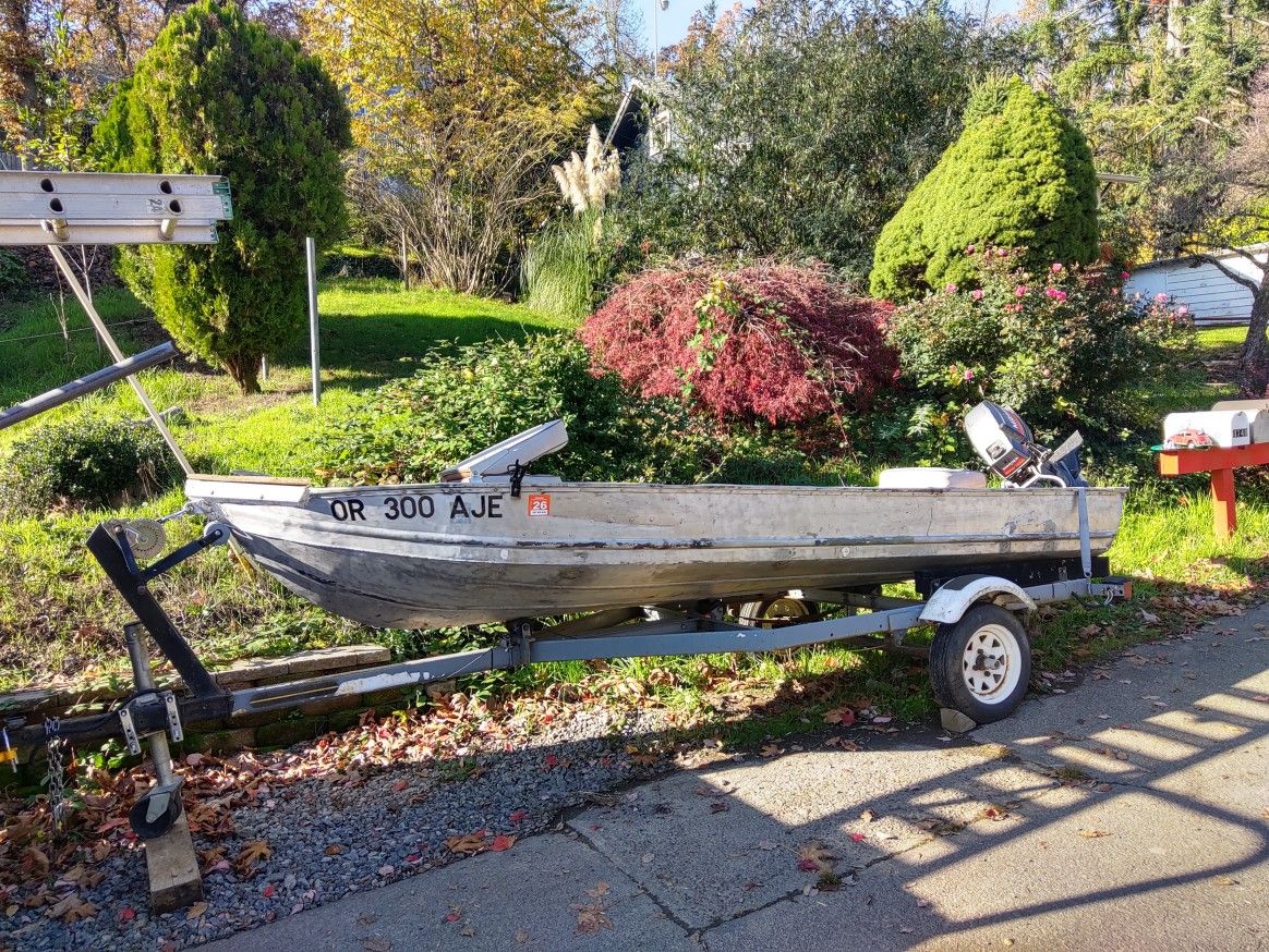14 Ft Aluminum V-Hull Boat With 15 HP Mariner Outboard
