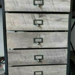 Organizer Drawer In Excellent Condition