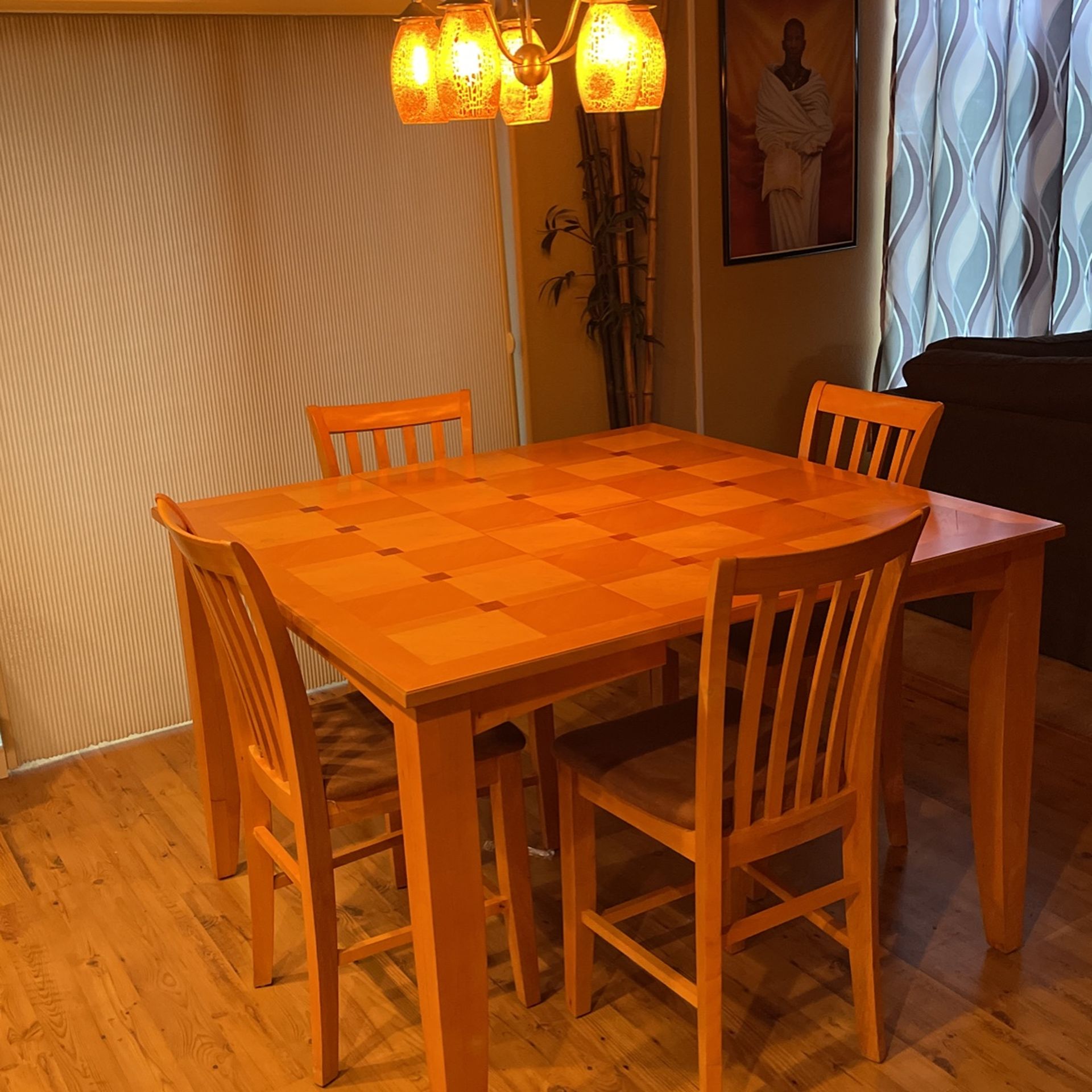 Dining Room Table & Chair 