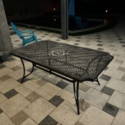 Free Outdoor Table