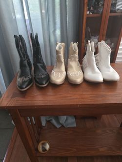 Cowgirl boots size 4y