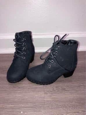 Toddler Black Boots Size 10 (shoes)