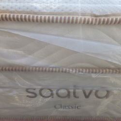 Saatva 14"thick Queen Mattress 