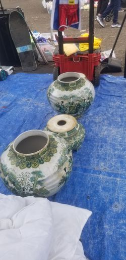 BEAUTIFUL LARGE JAPANESE VASES AND BASE 