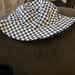 Women’s Reversible Bucket Hat 