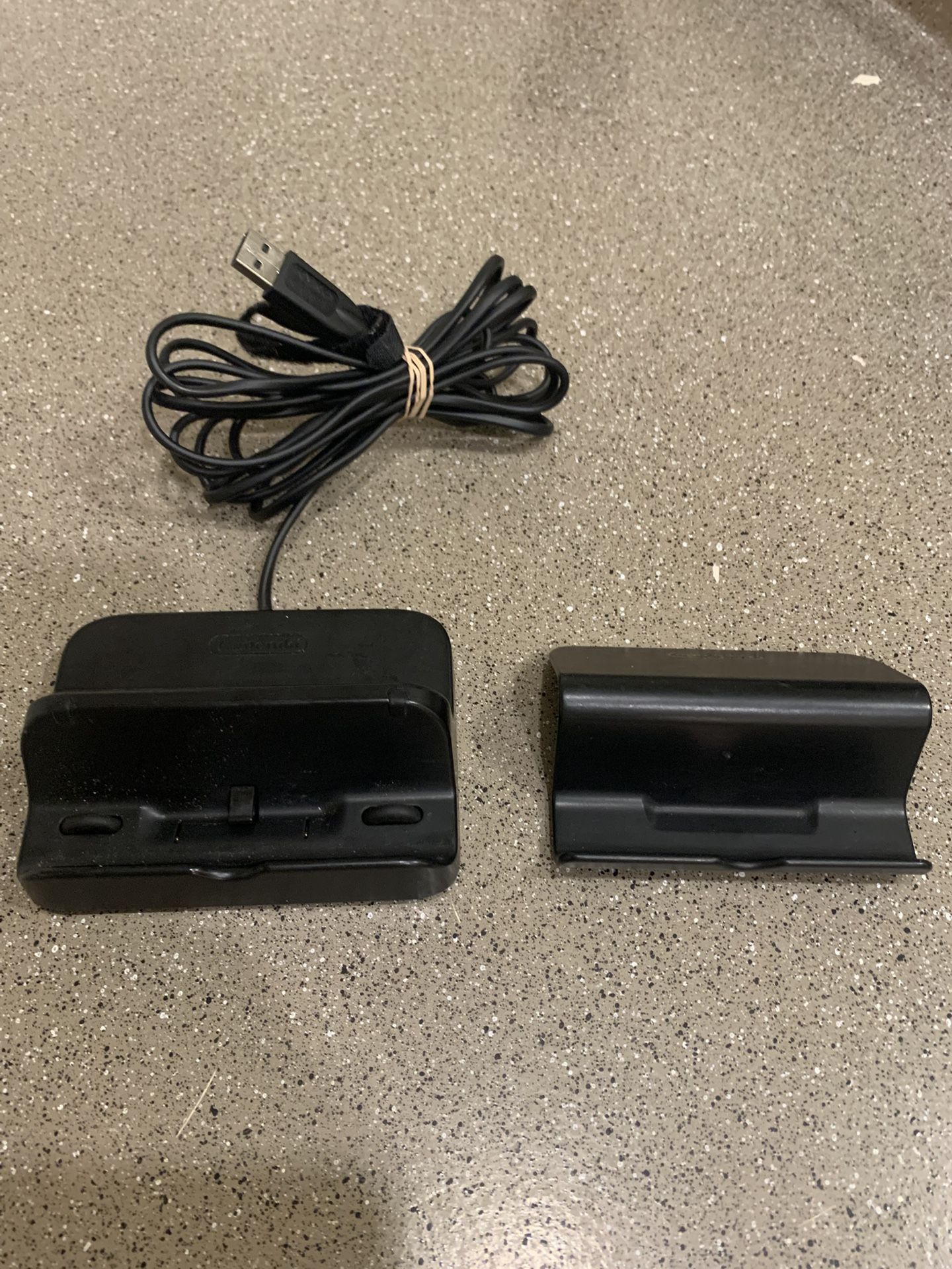 Nintendo Wii U gamepad Charger and stand