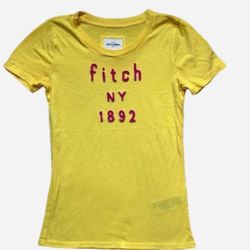 A&F Tee Runs Small Size Xl 