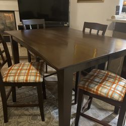 Nice High Wood Table With Four High Chairs