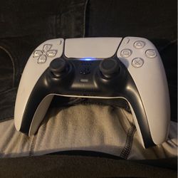 PS5 CONTROLLER (used)