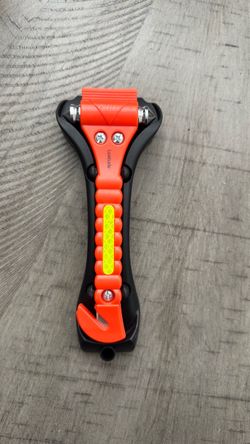 Window and seatbelt cutter