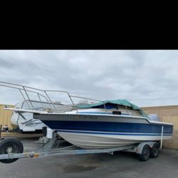 23 Feet 1989 Bayliner Trophy 2302 boat with trailer
