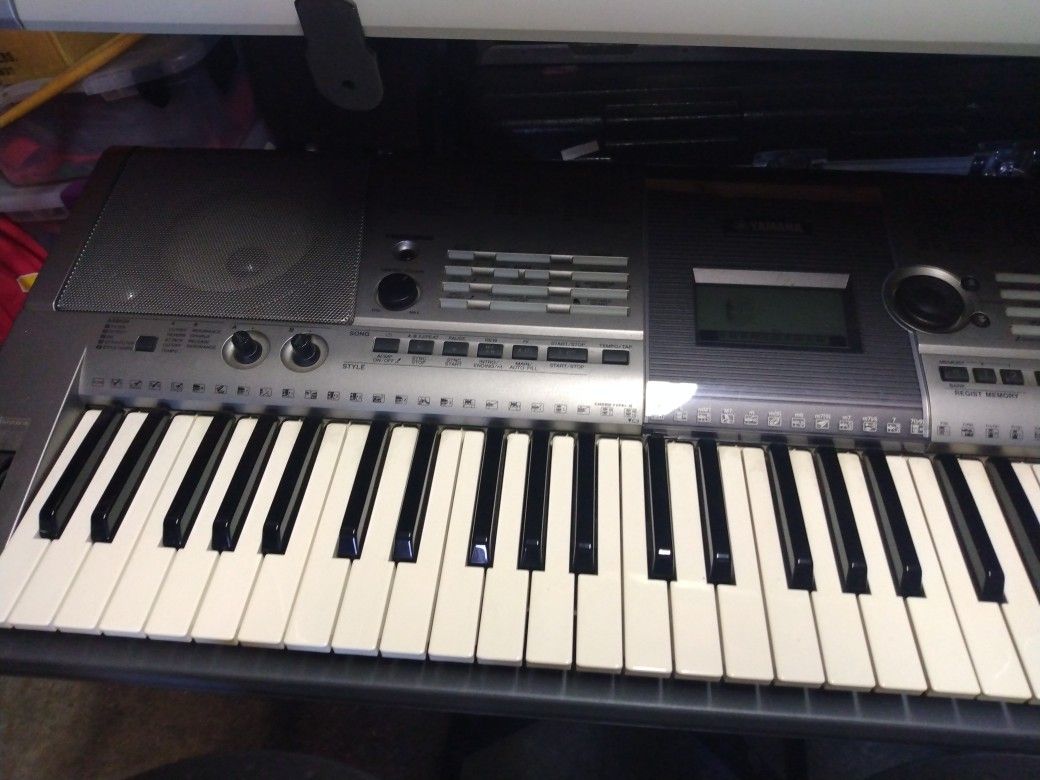 Yamaha YPT- 400