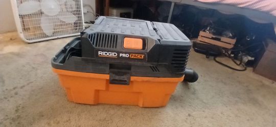 RIDGID Pro Pack Wet/Dry Vacuum
