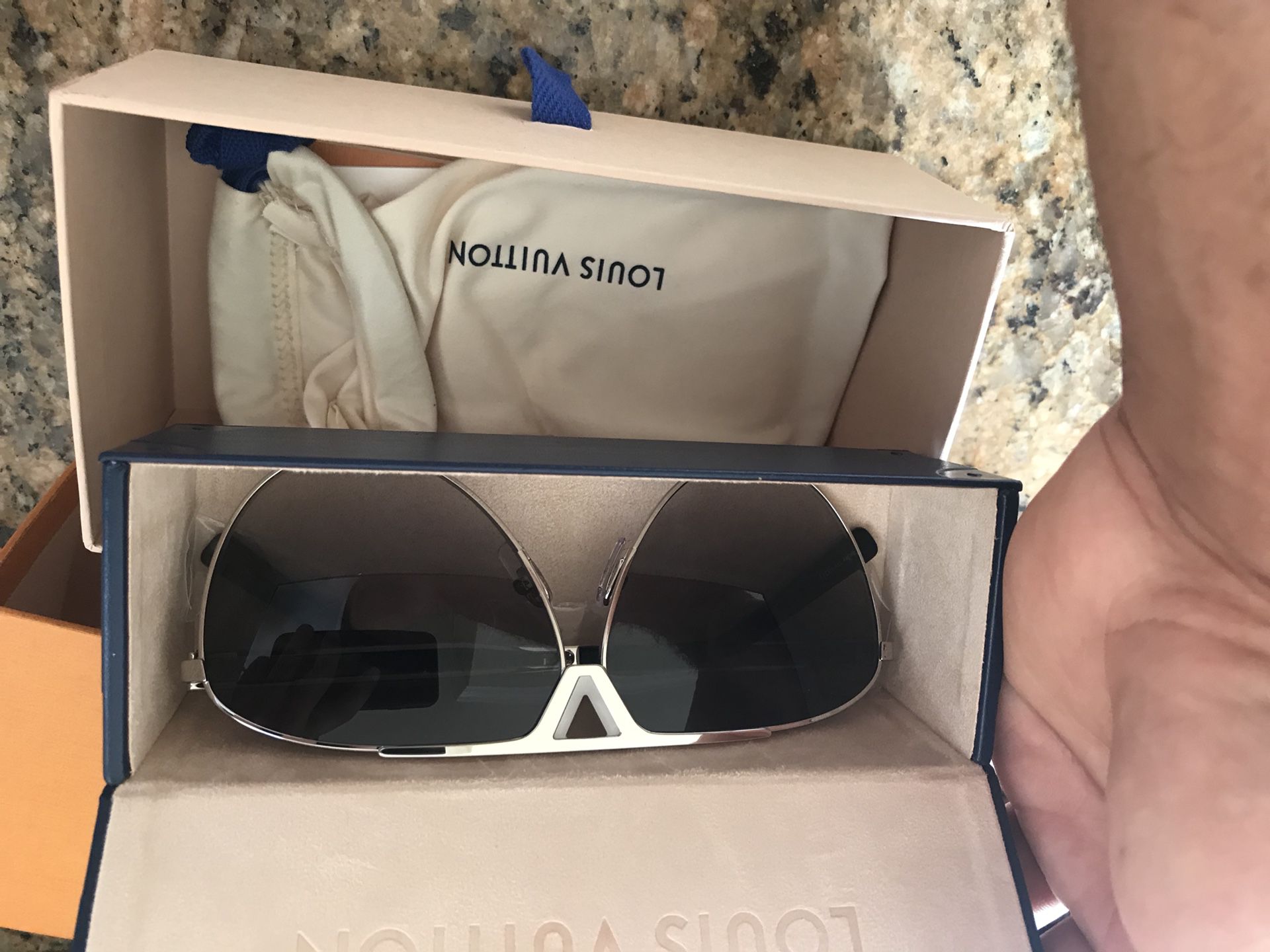 Louis Vuitton Pre-Owned Player Black/Grey Aviator Sunglasses Z1023W  W/ReceiptBox