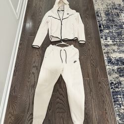 Nike Tech Fleece White XS