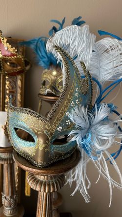 Authentic Venetian Masquerade Ciuffo Mask – Handcrafted in Venice, Italy