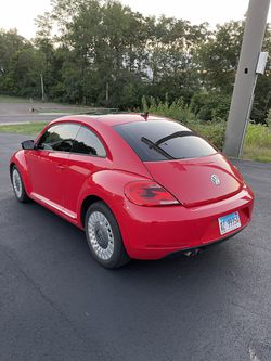 2013 Volkswagen Beetle Thumbnail