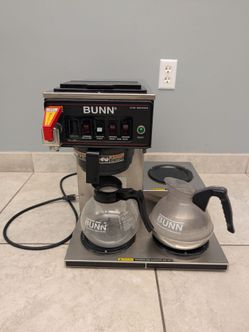 BUNN CW Series Commercial Coffee Maker with 2 Decanters